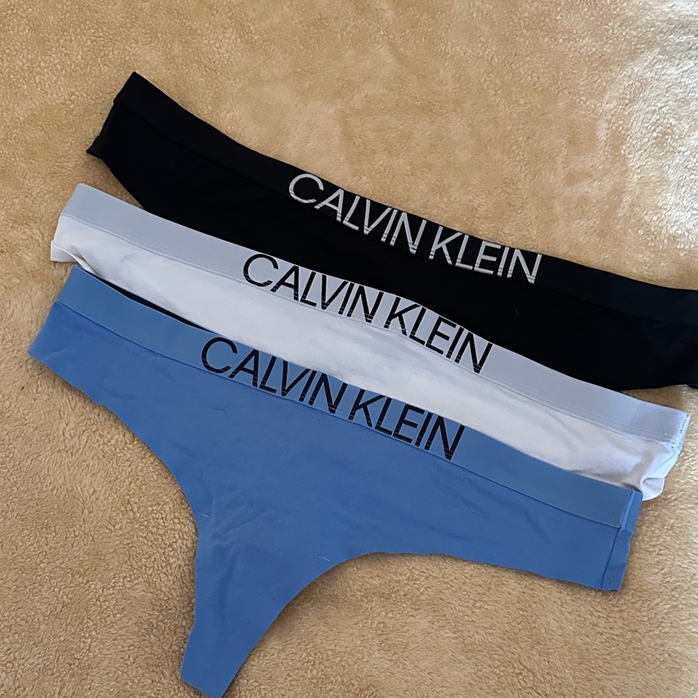 Calvin Klein Underwear Trio - Black, White, Blue